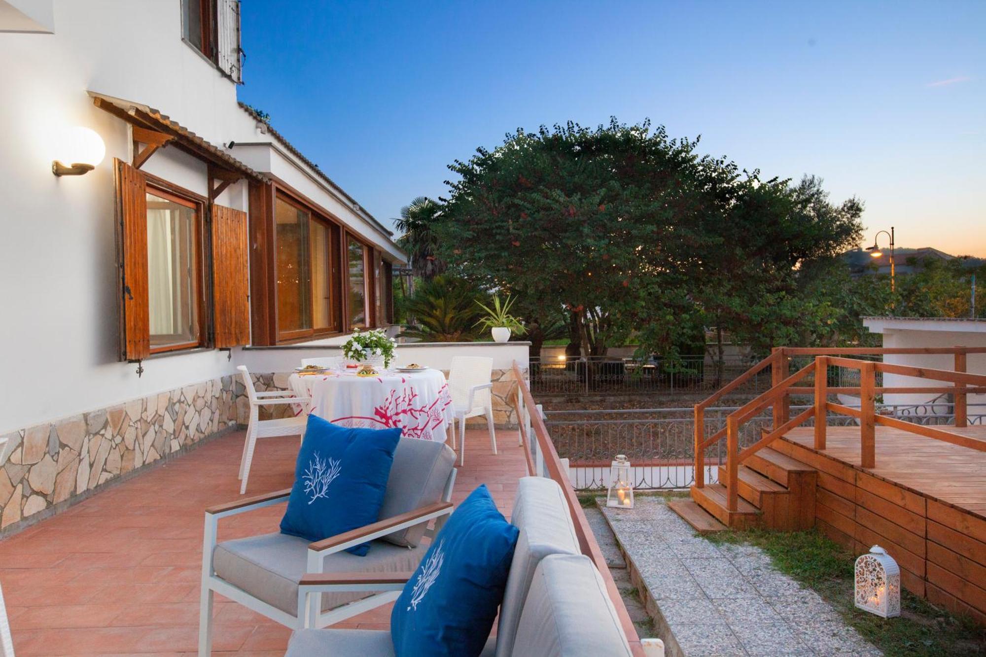 Appartamento In Villa Con Terrazzo E Vista Golfo Massa Lubrense Exterior photo